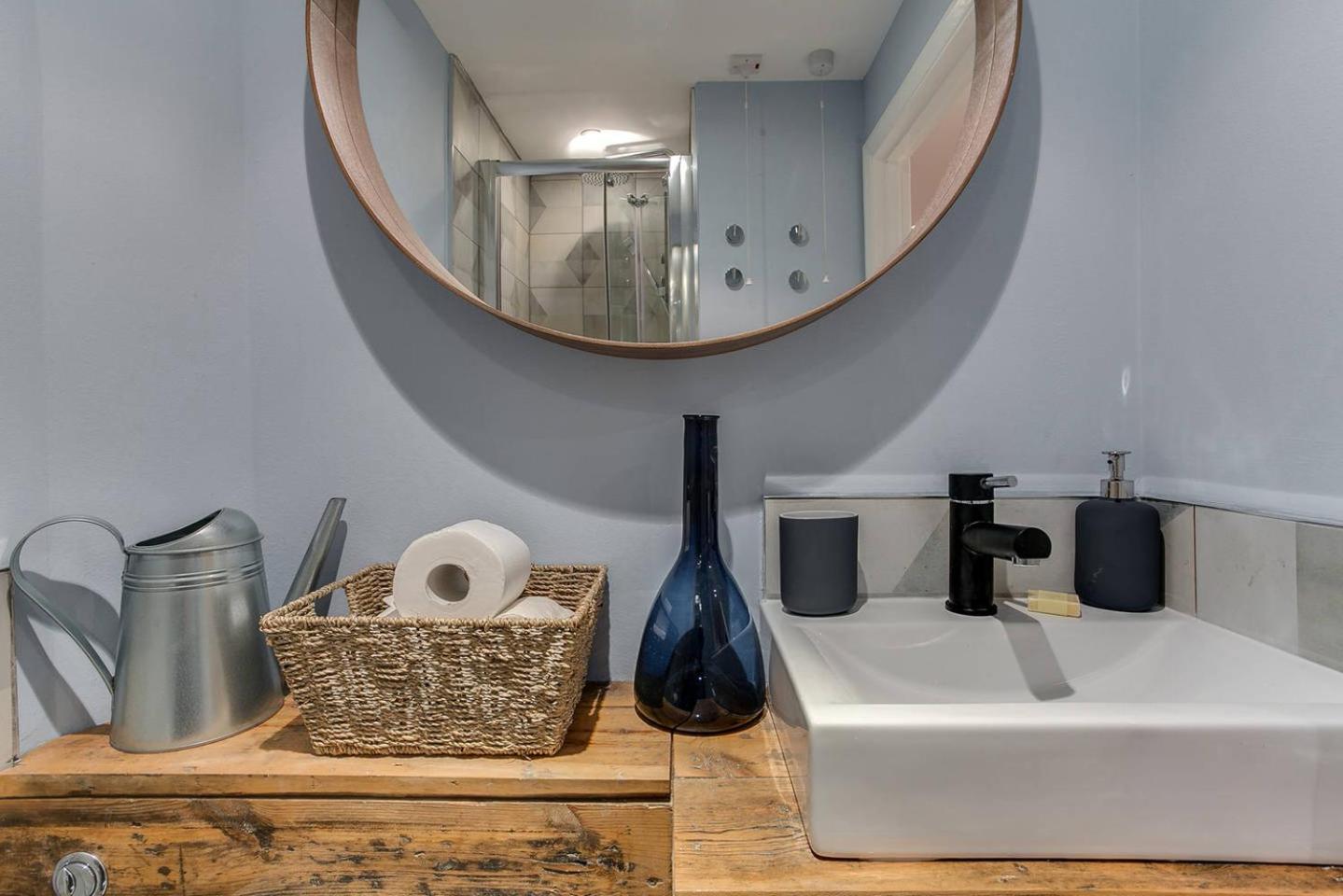 Guestready - Cozy Corner Near Shoreditch ลอนดอน ภายนอก รูปภาพ